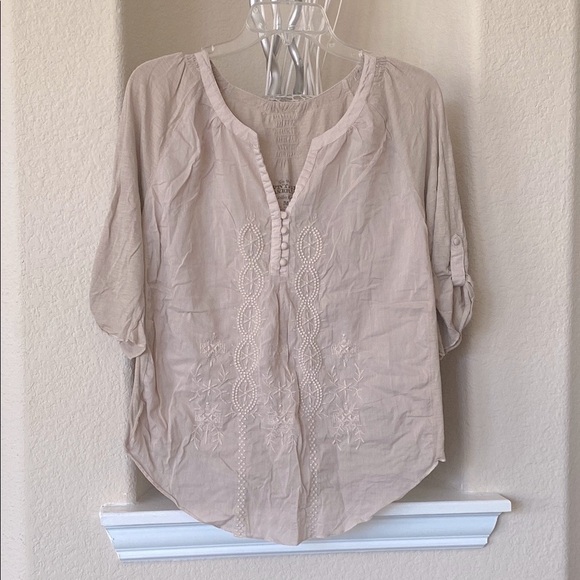 Nine West Vintage America Tan V-neck Blouse with Embroidered Design Size M - Picture 1 of 7